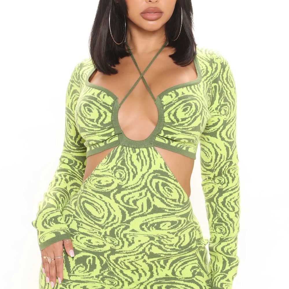 Fashion Nova Green Patterned Long Sleeve Dress